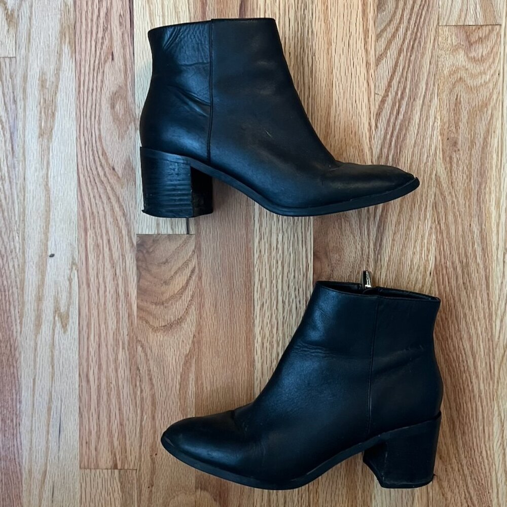 Vince Camuto Leather Boot in Black, Size 7.5 or 38